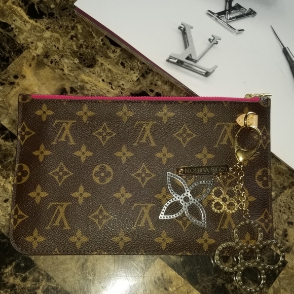 Louis Vuitton Neverfull Pouchette Monogram GM - Picture 9 of 16